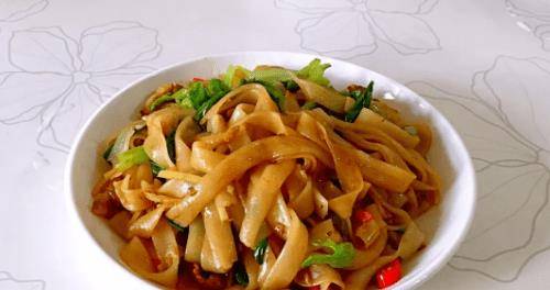 烤箱版蛋挞苹果酥的做法:美食分享：豆沙酥、炒河粉、烤薯片的简单做法-第2张图片-亚星国际官网