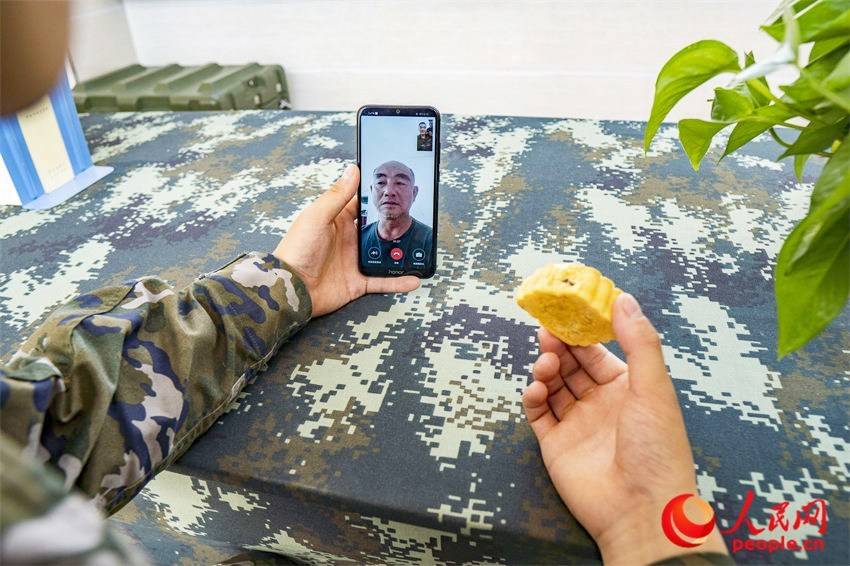 中秋暖兵心！“军味月饼”新鲜出炉