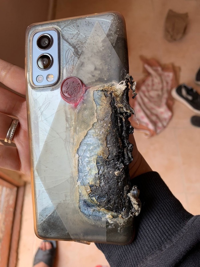 冲电看手机爆炸新闻手机爆炸前的三个征兆